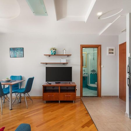 Brkic Apartments With Private Parking Makarska Exterior foto