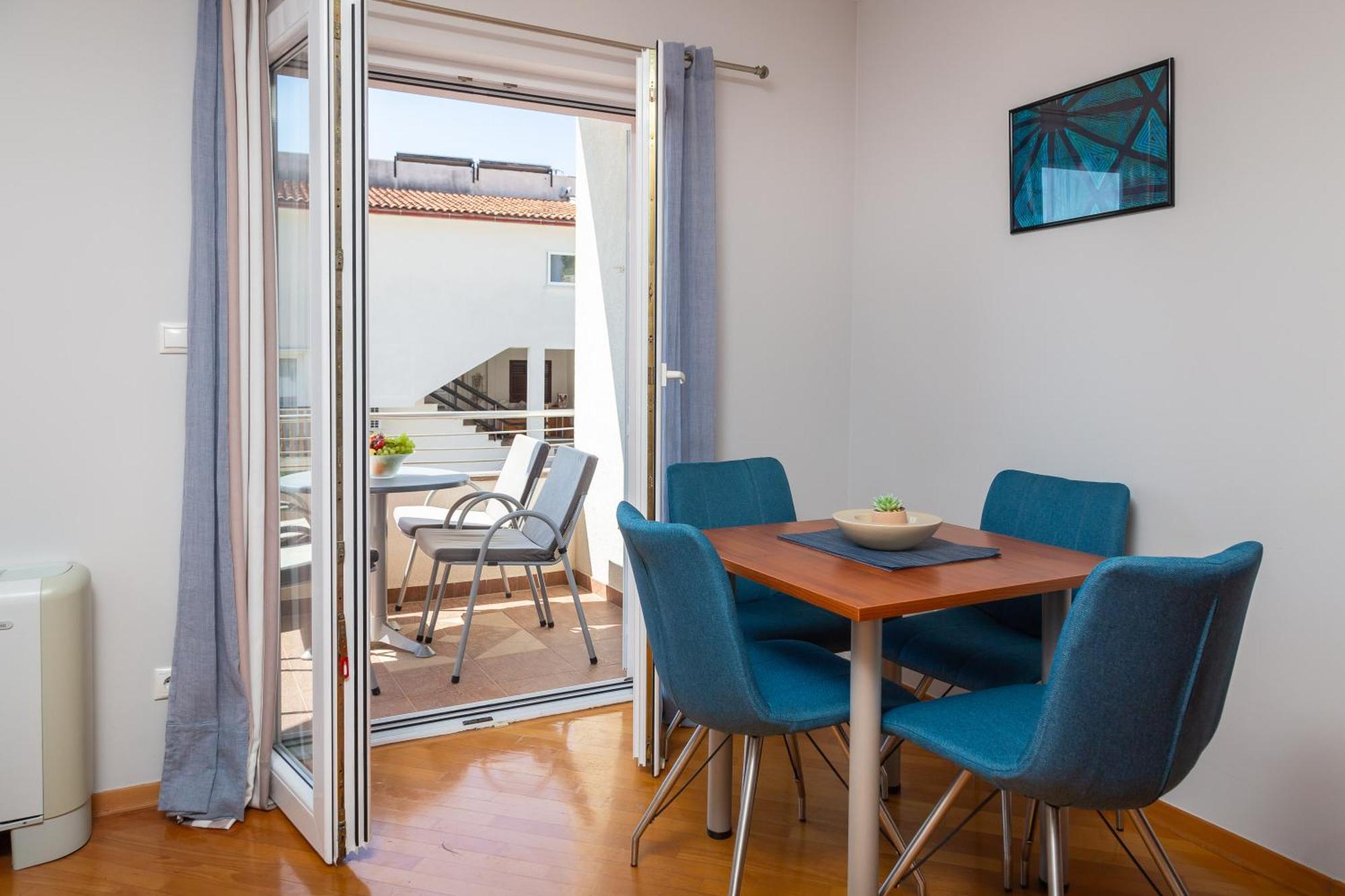 Brkic Apartments With Private Parking Makarska Exterior foto