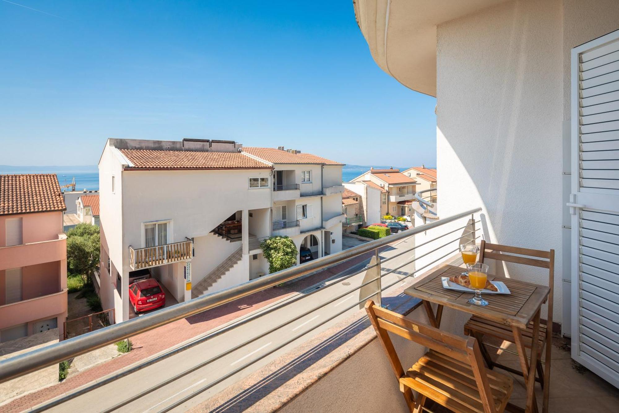 Brkic Apartments With Private Parking Makarska Habitación foto