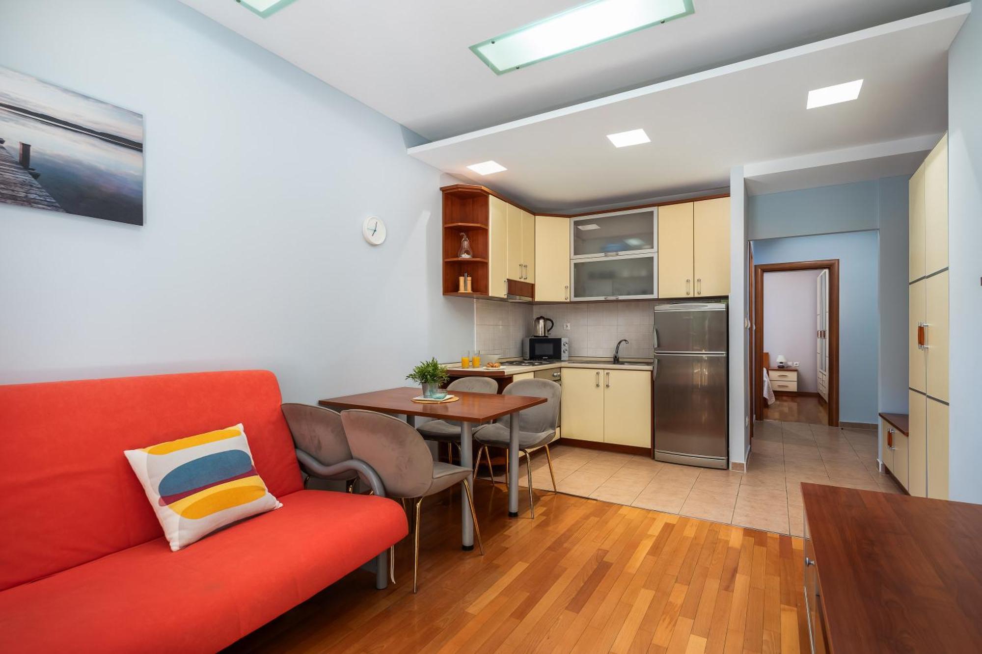 Brkic Apartments With Private Parking Makarska Habitación foto