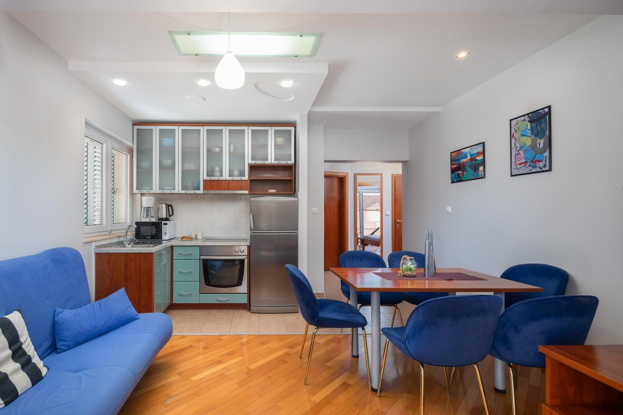 Brkic Apartments With Private Parking Makarska Habitación foto