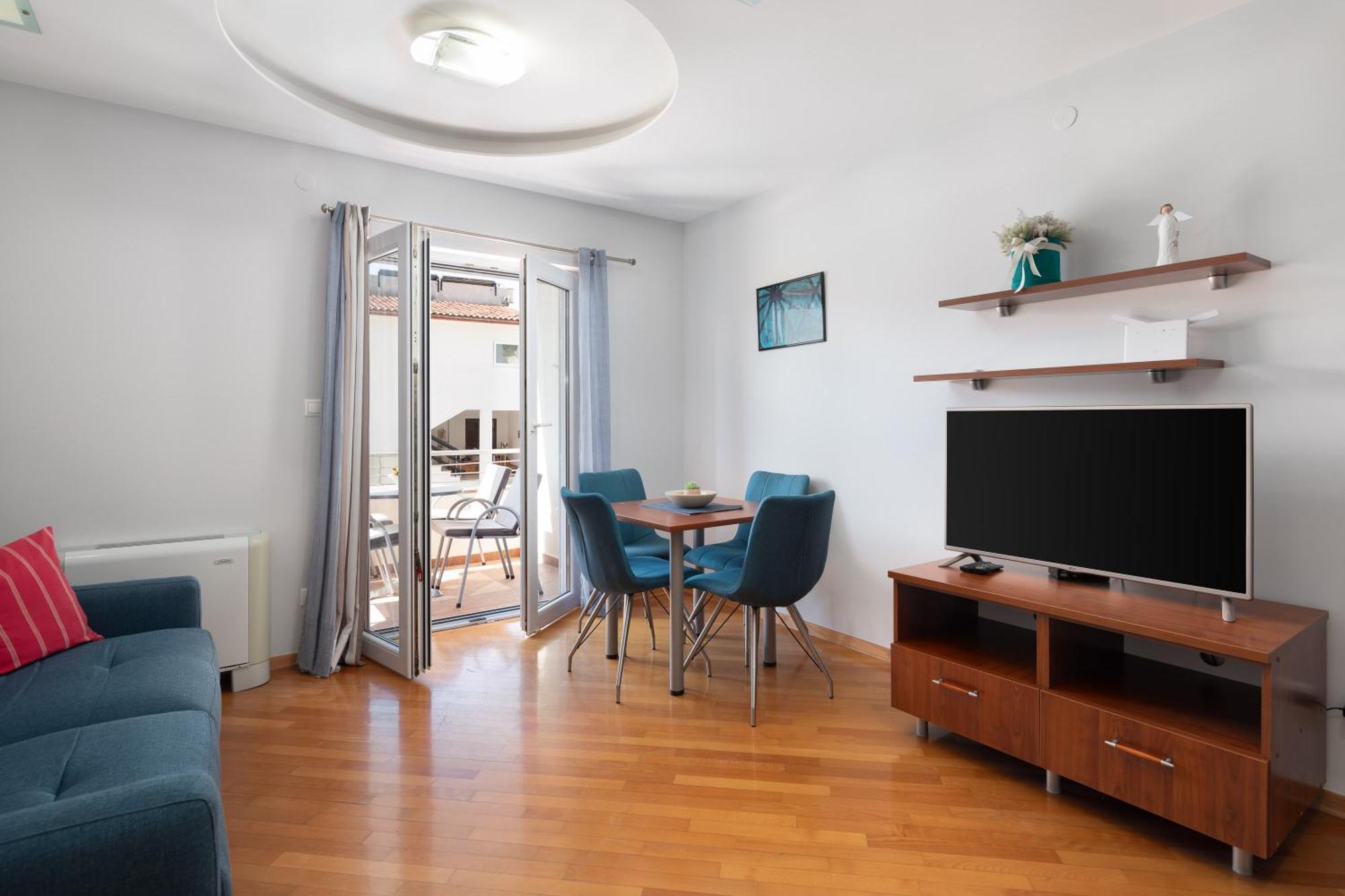 Brkic Apartments With Private Parking Makarska Habitación foto